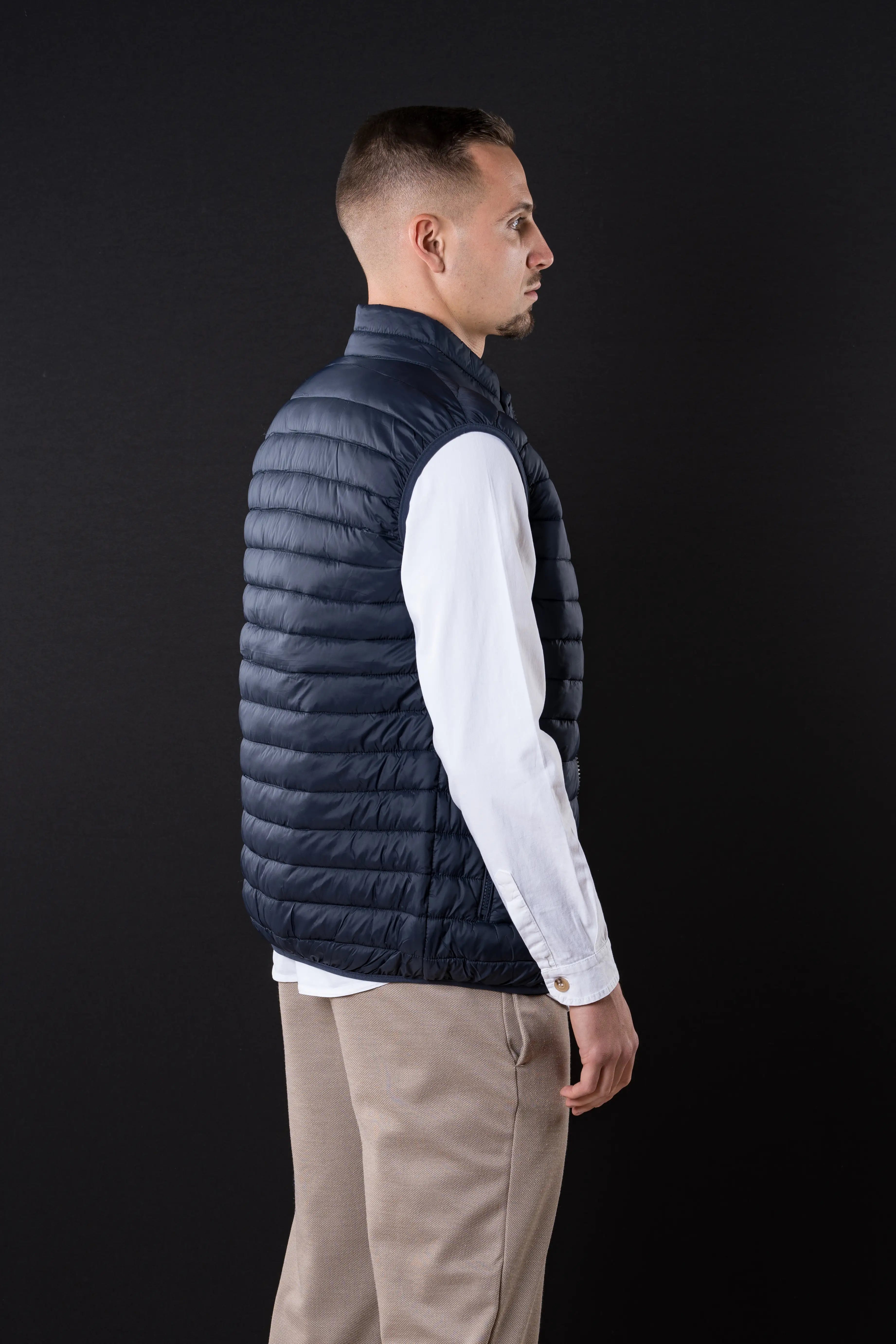 Gilet – Simplicité et Confort Absolu