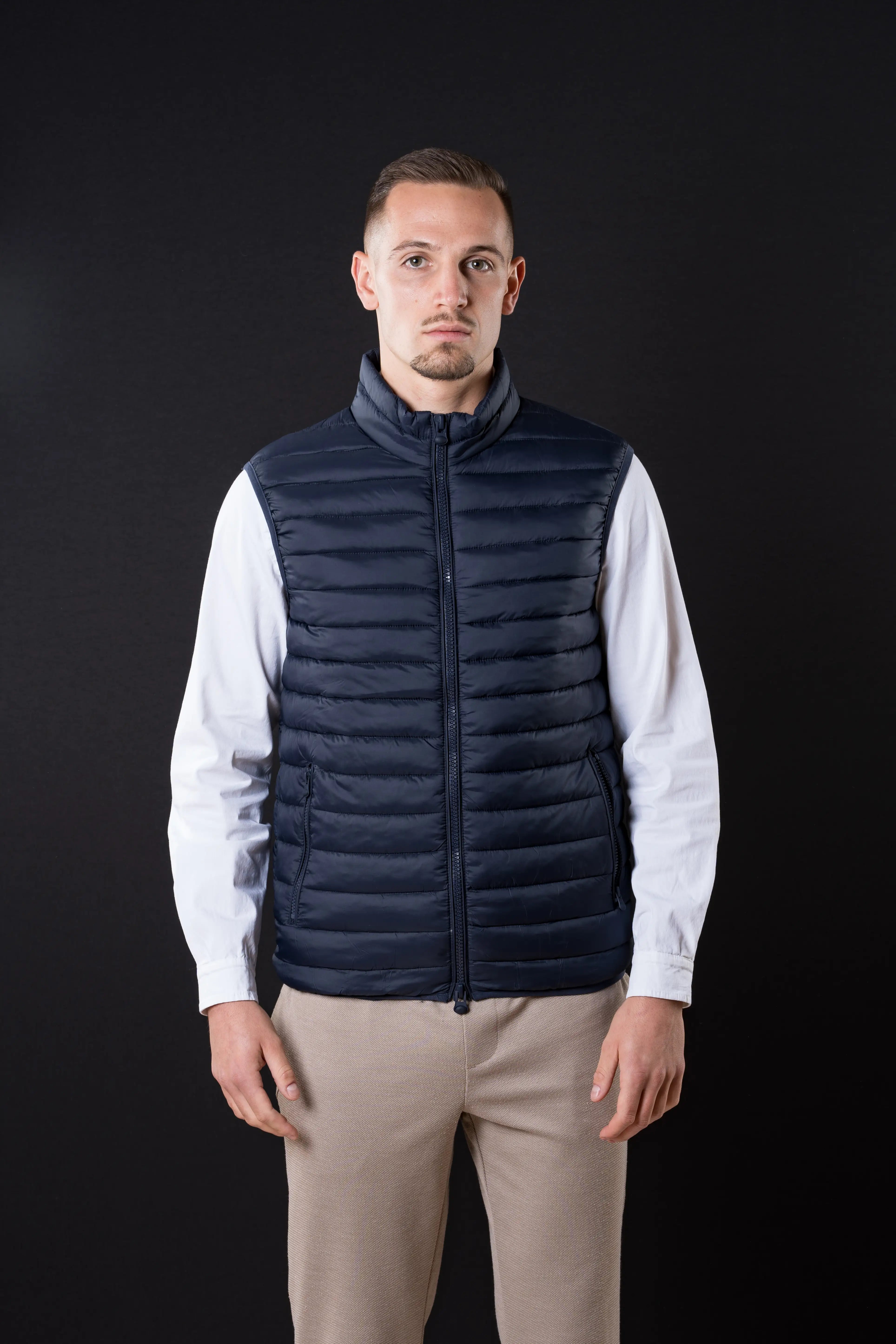 Gilet – Simplicité et Confort Absolu